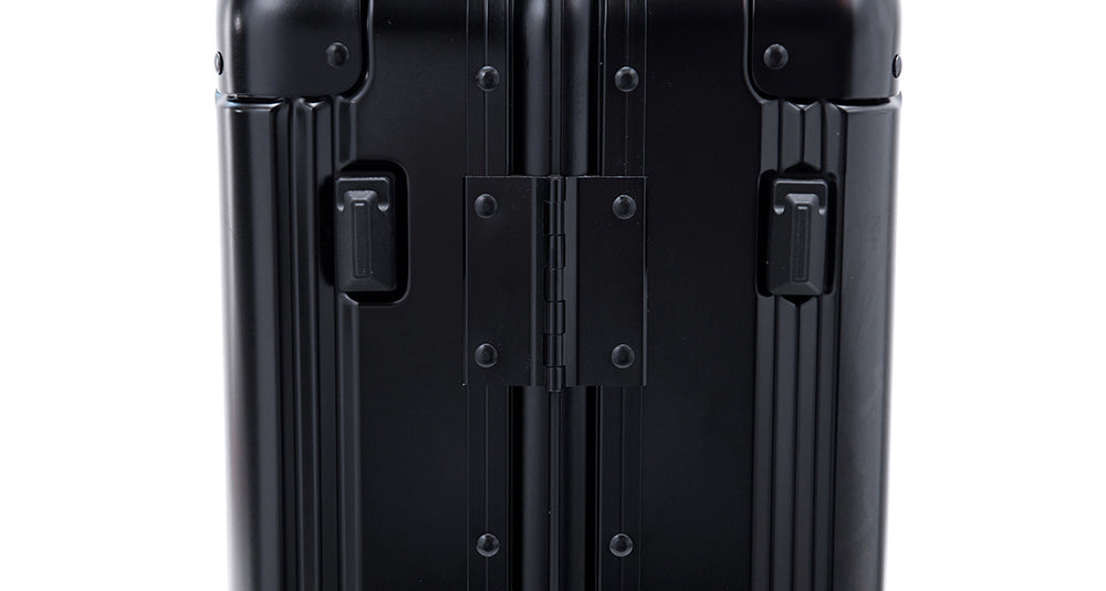 20" Aluminum Luggage Carry-On (Black)