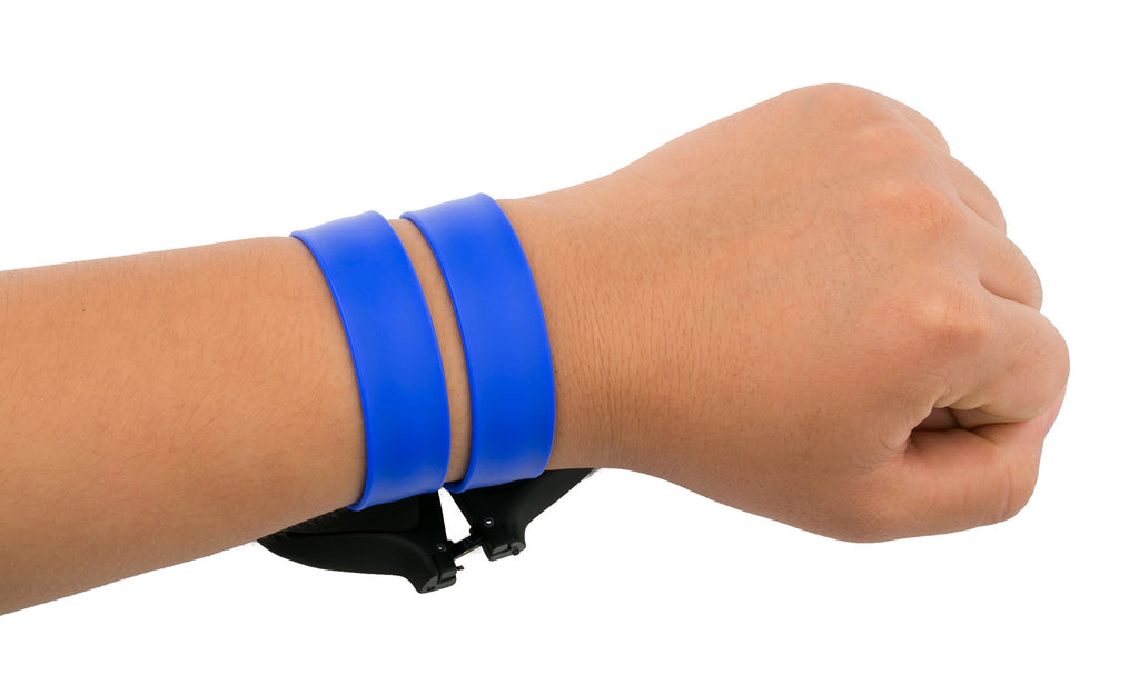 Trendy Folding Horned Rim Sunglasses with Colored Rubber Bendable Temples in Black and Blue.